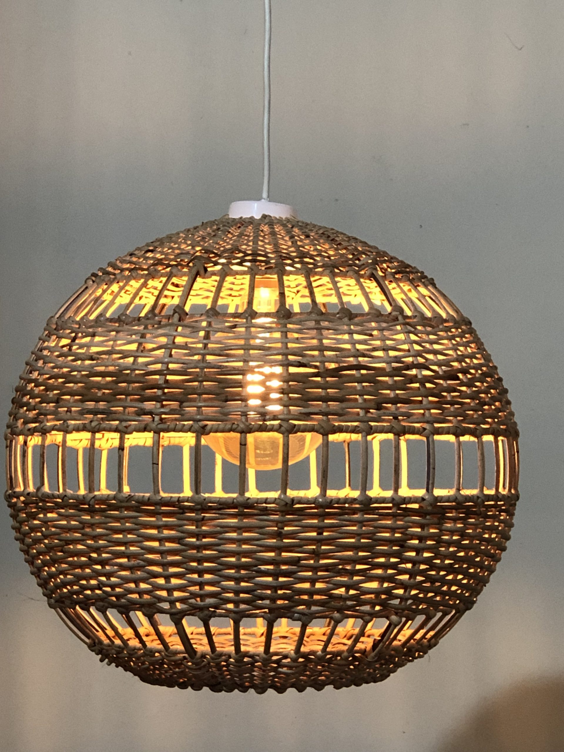 Willow Glow 40w x 40h R2950 side view